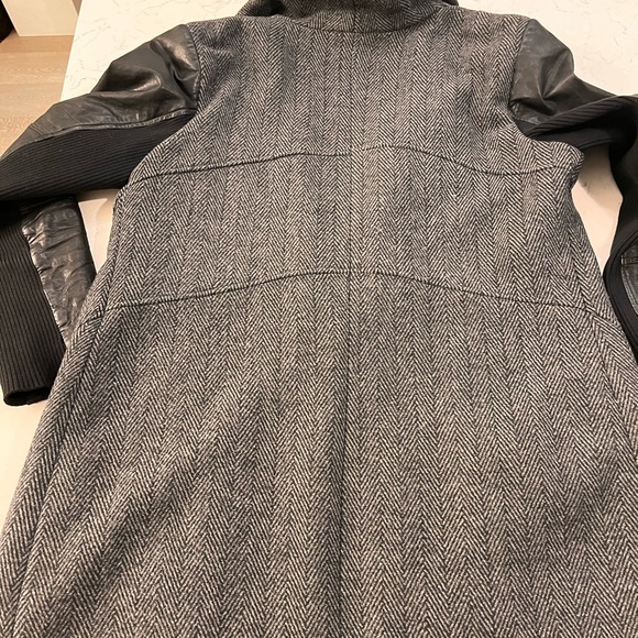 Classic Danier Herringbone Print Wool Coat with Leather trim and sleeves - Picture 6 of 9